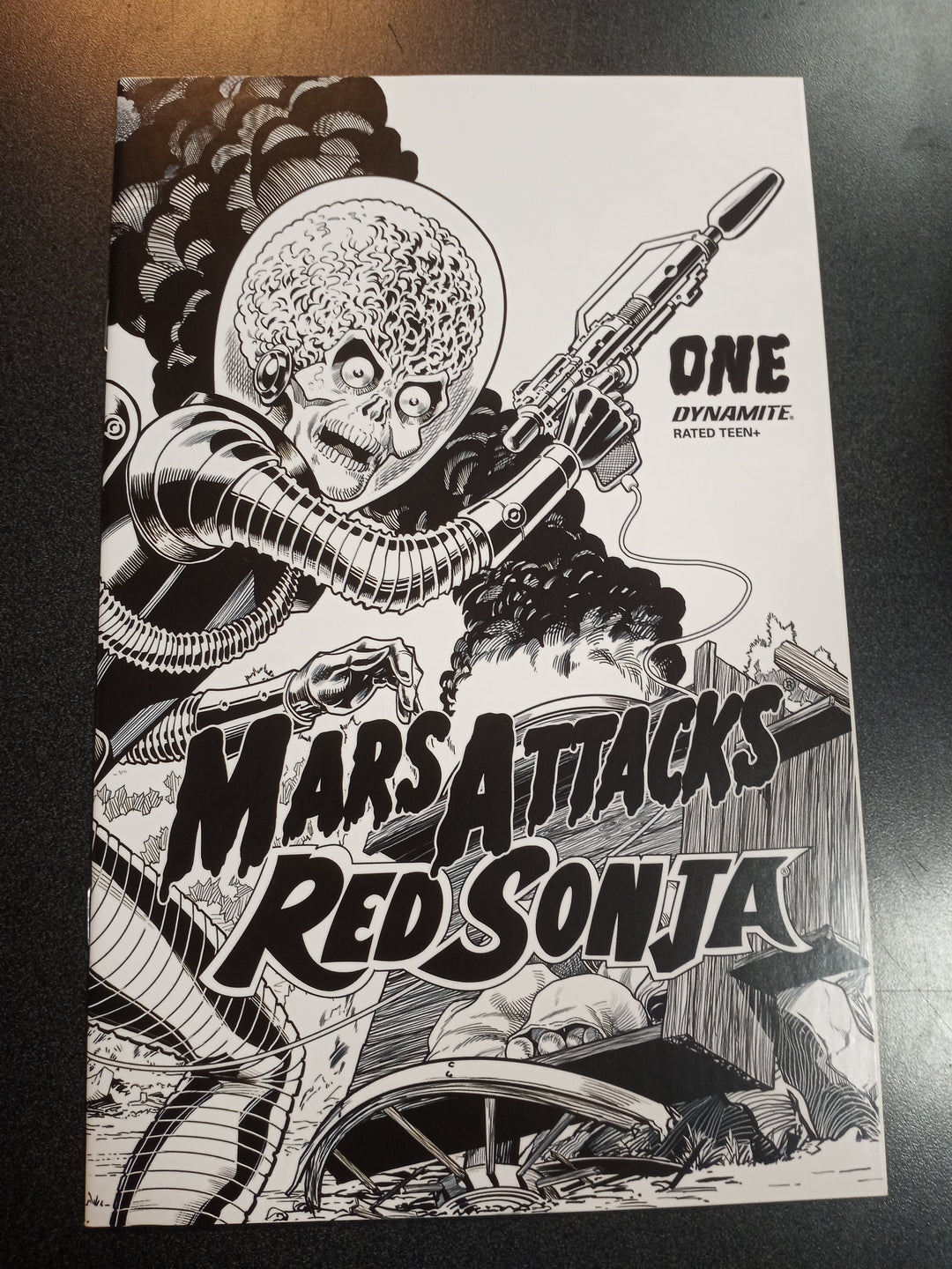 Mars Attacks Red Sonja #1 1:25 Kitson Homage B&W Variant