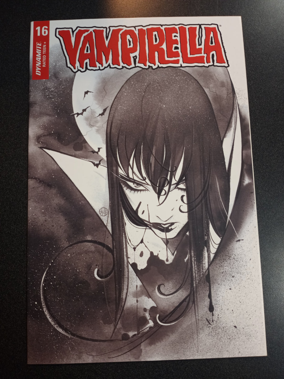 Vampirella #16 1:40 Momoko B&W Variant