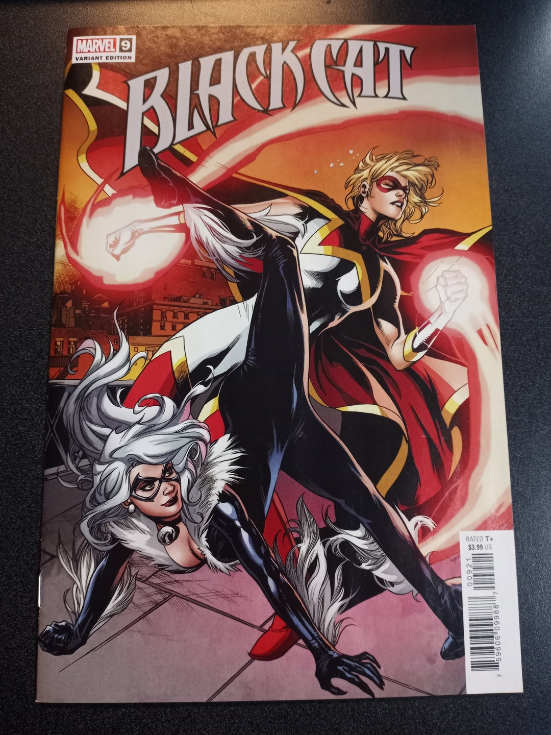 Black Cat #9 (2021) Lupacchino Connecting Variant