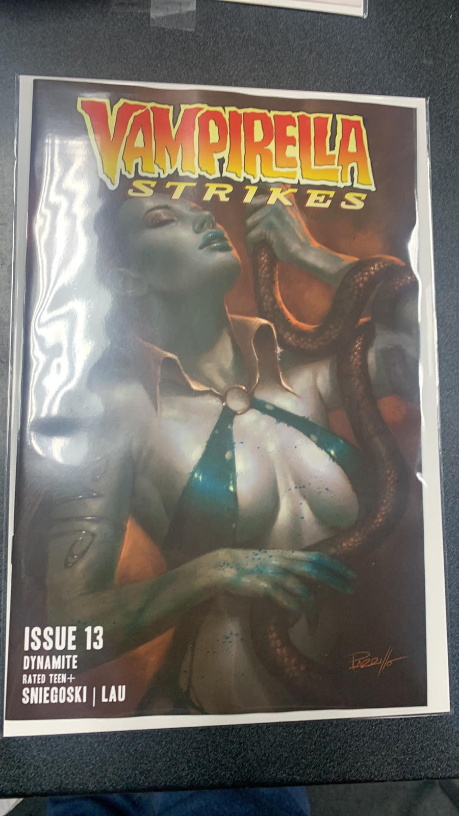 Vampirella Strikes #13 Cover M Foc Parrillo Ultraviolet