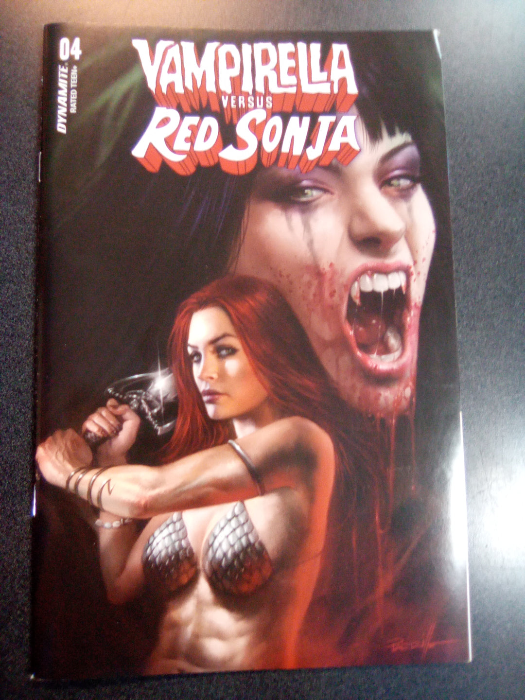 Vampirella vs Red Sonja #4 Cover A Parrillo