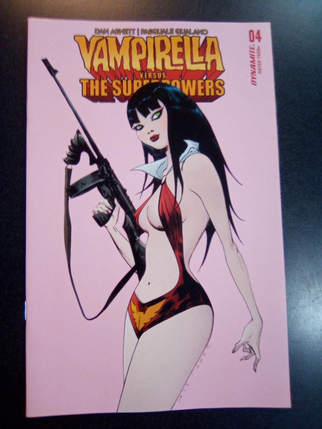 Vampirella vs Superpowers #4 Cover A Lee