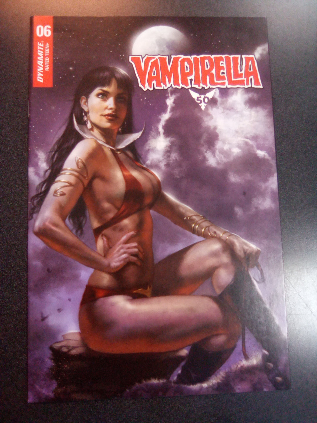Vampirella #6 1:25 Lucio Parrillo Variant