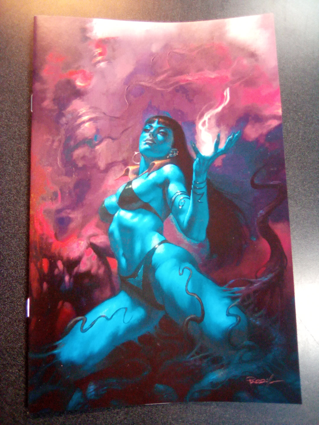 Vampirella #670 Cover H 10 Copy Variant Edition Parrillo Ultraviolet Virg