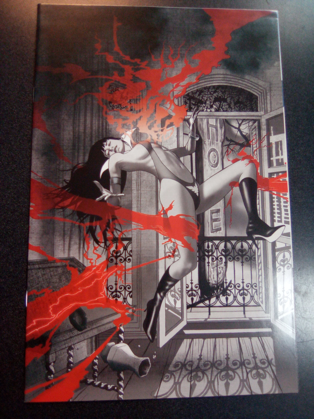 Vampirella #15 1:30 Gunduz Virgin Variant