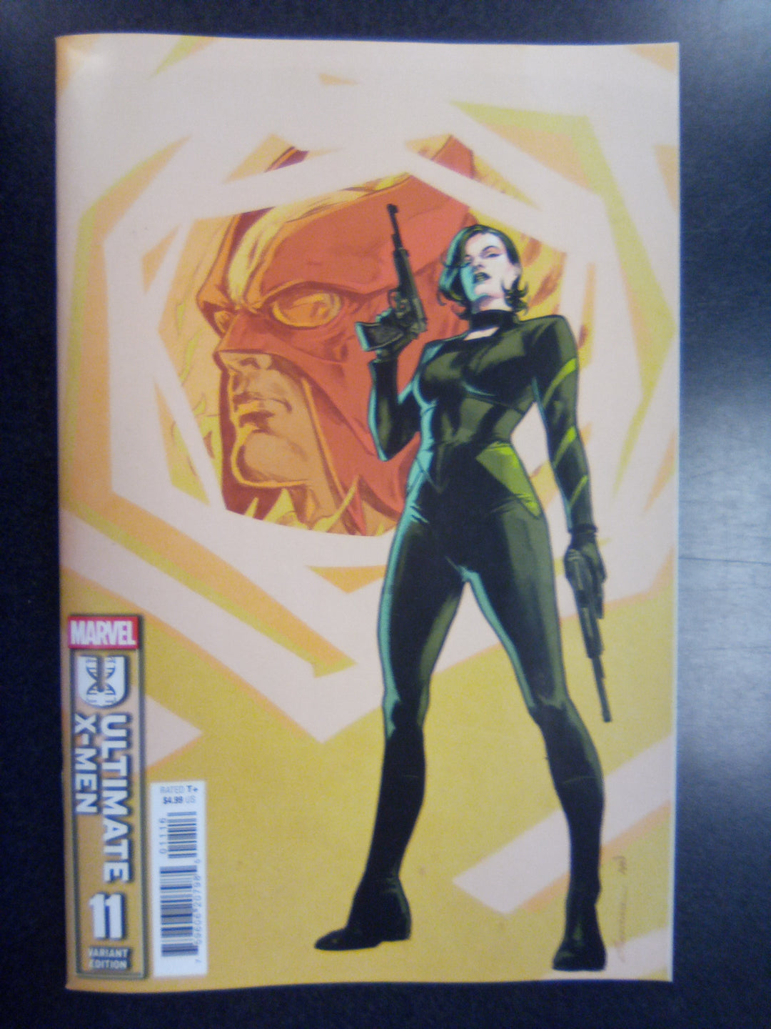 Ultimate X-Men #11 1:25 Carmen Carnero Variant