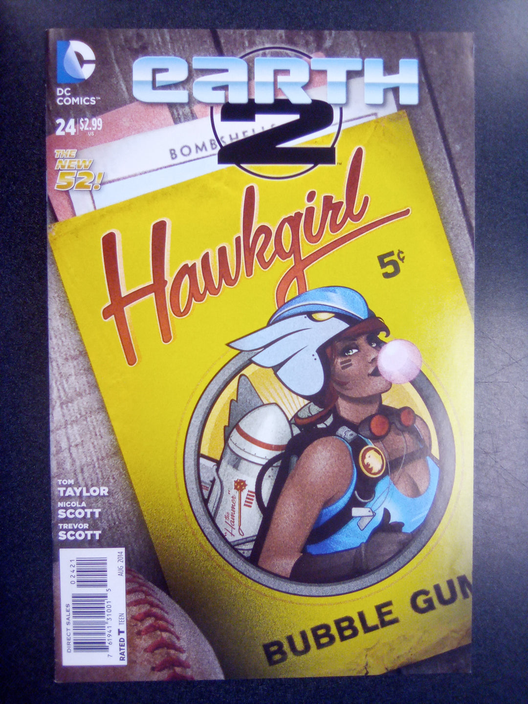 Earth 2 #24 Bombshells Variant