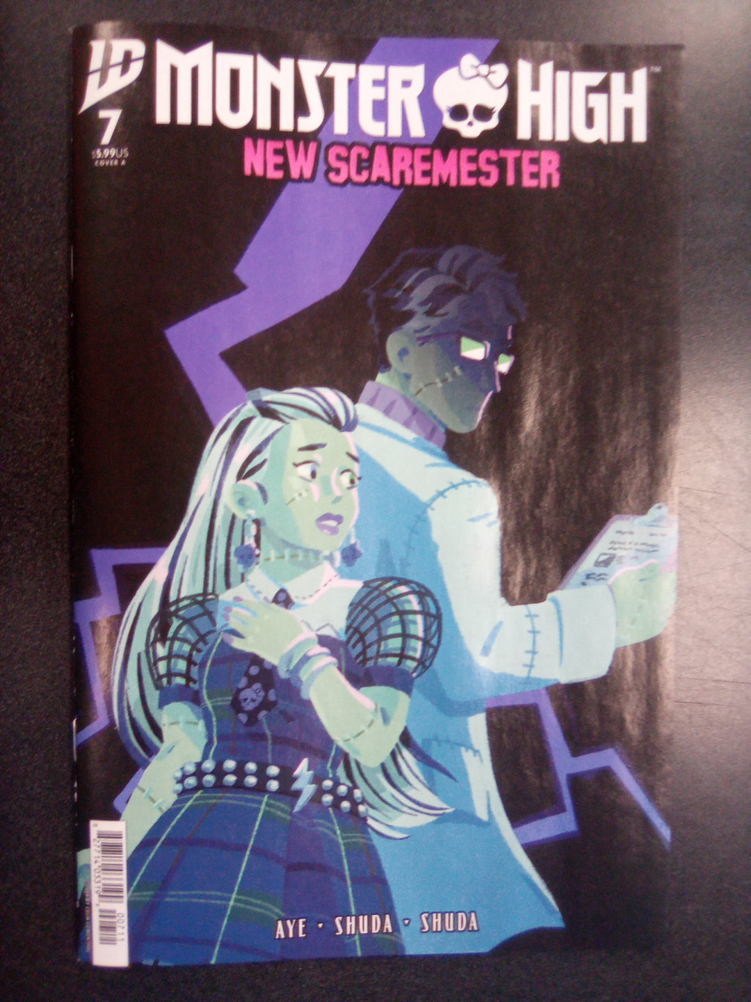 Monster High: New Scaremester #7 Cover A (Lowenthal)