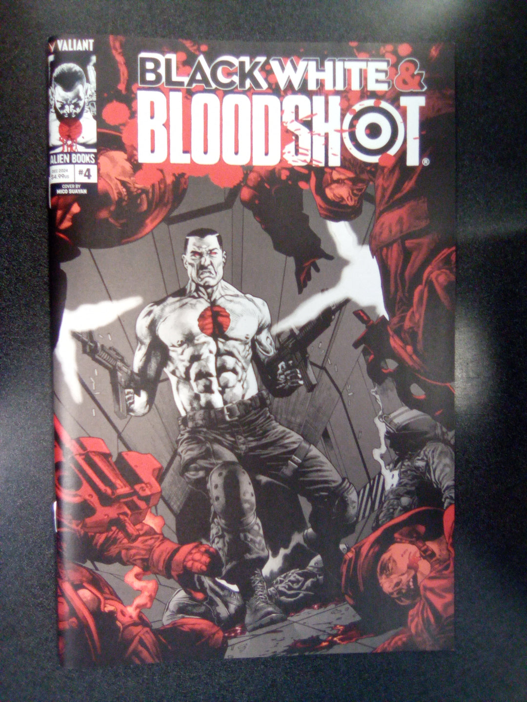 Black White & Bloodshot #4 (Of 4) Cover B Suayan