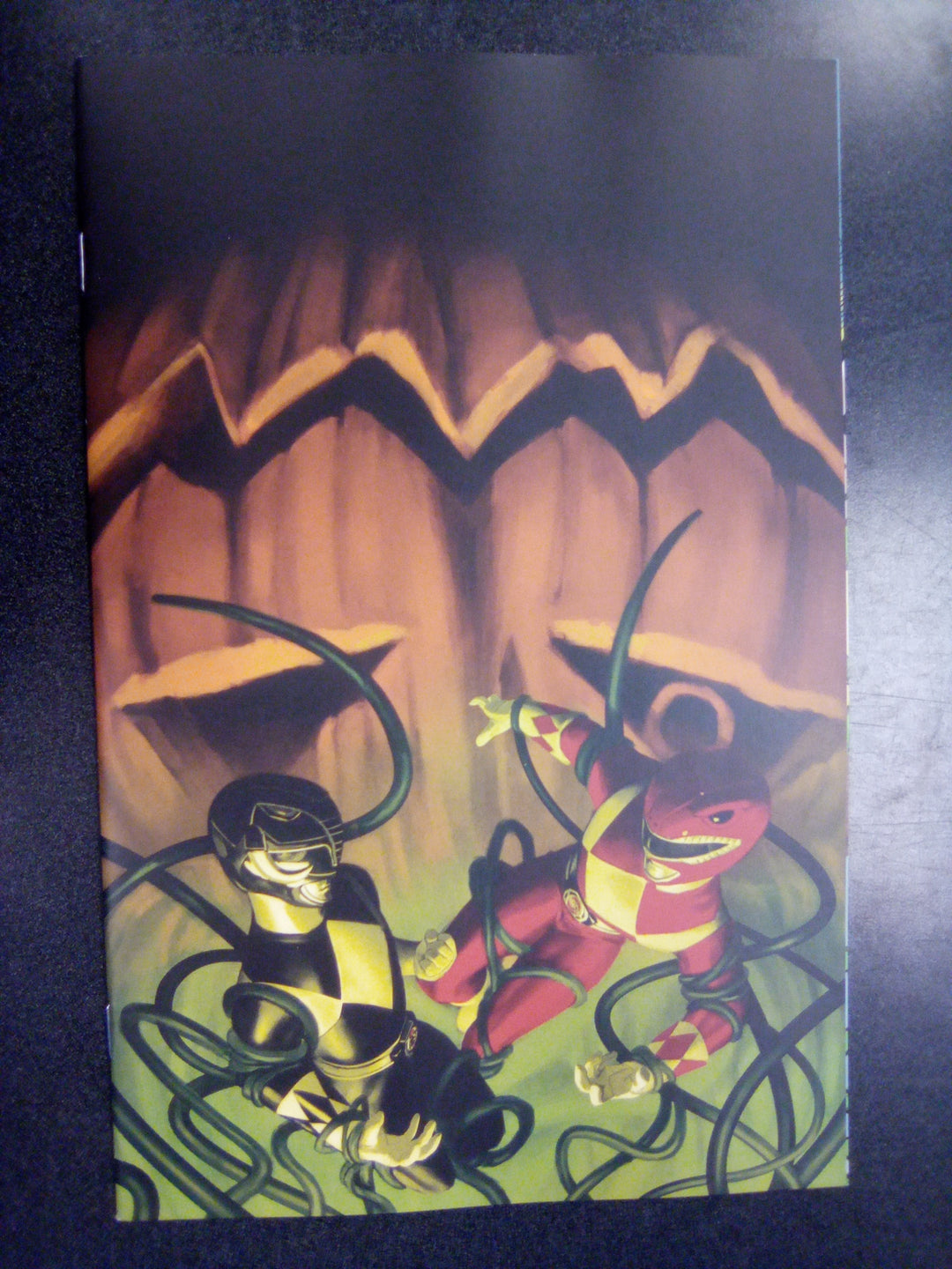 Mighty Morphin Power Rangers Halloween Special #1 D 1 in 10 Variant Edition (Full Art, Mercado)