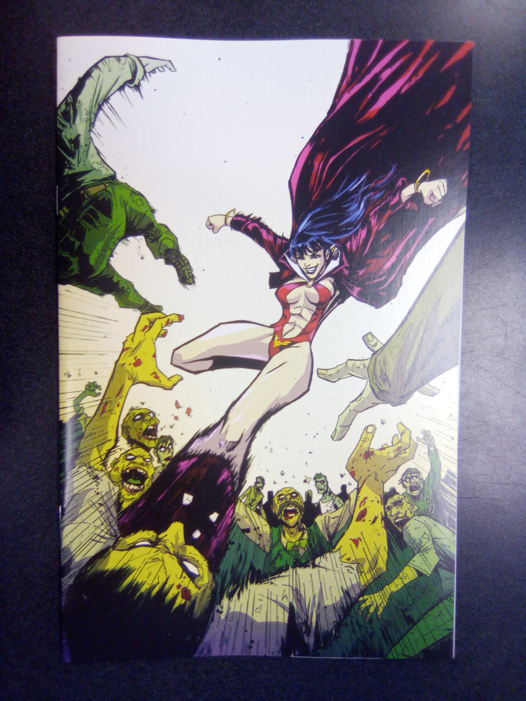 Dienamite Blood Red #1 Cover H 1 in 10 David Cousens Full Art Variant