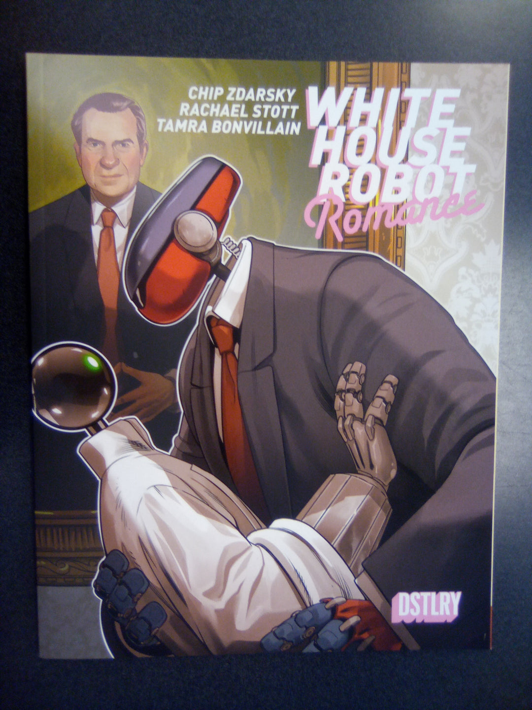 White House Robot Romance #1 Rachael Stott