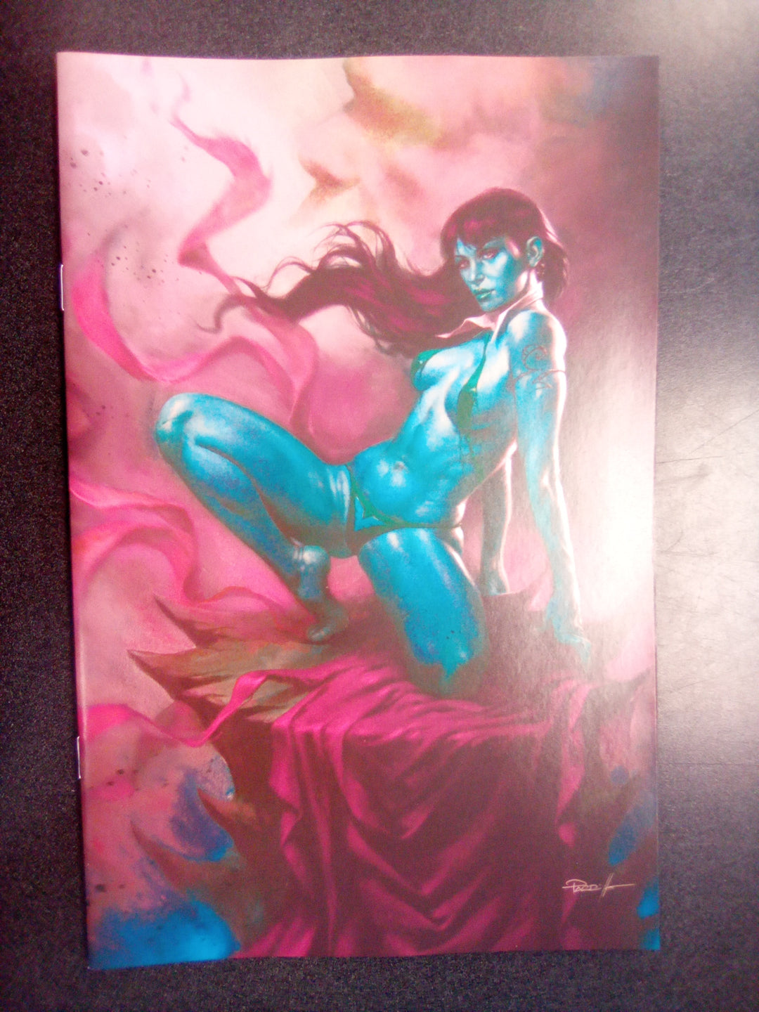 Vampirella #9 Cover O 1:10 Lucio Parrillo Ultraviolet Virgin Foc Bonus Variant
