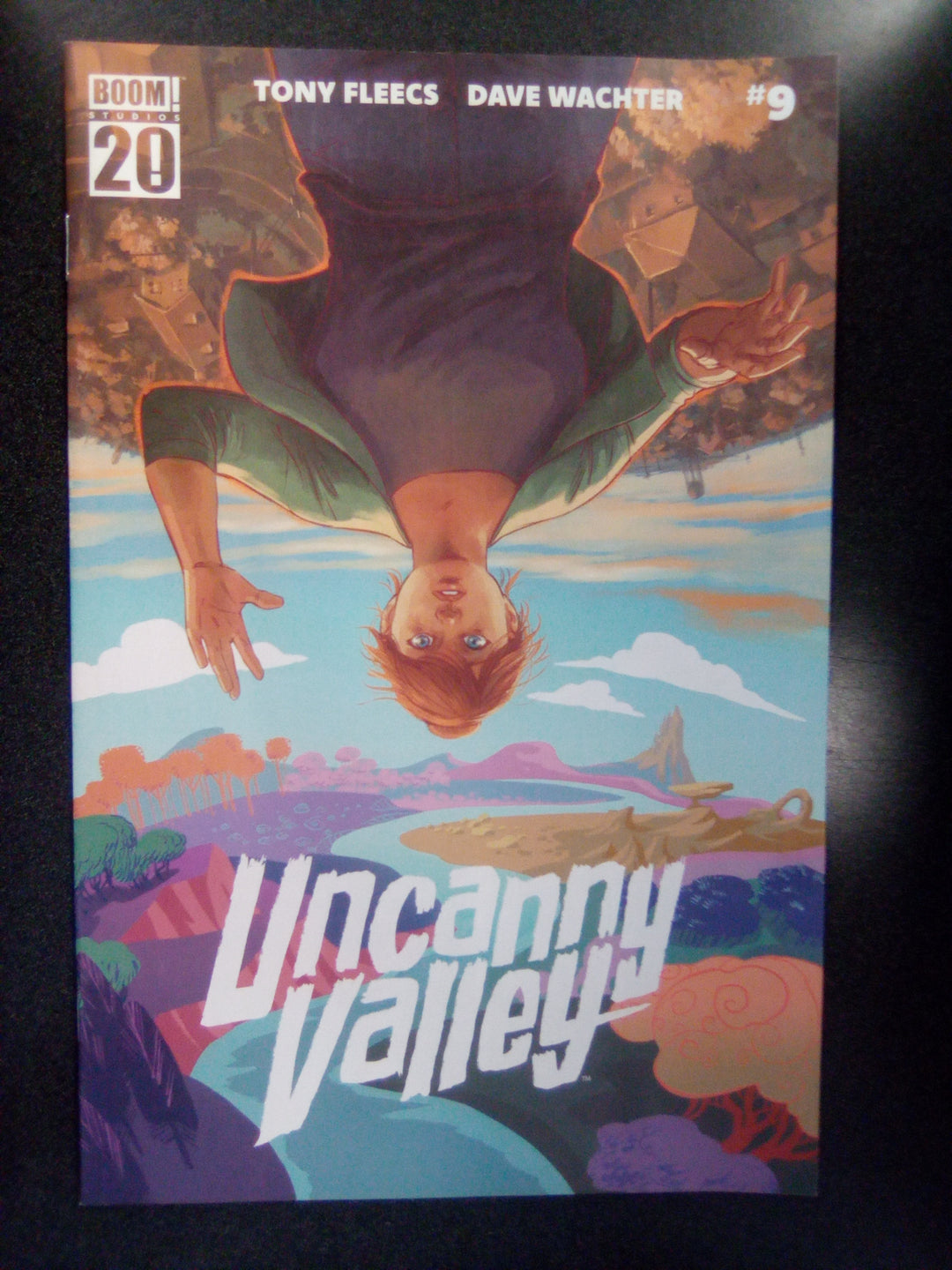 Uncanny Valley #9 A Main (Dressed, Wachter)