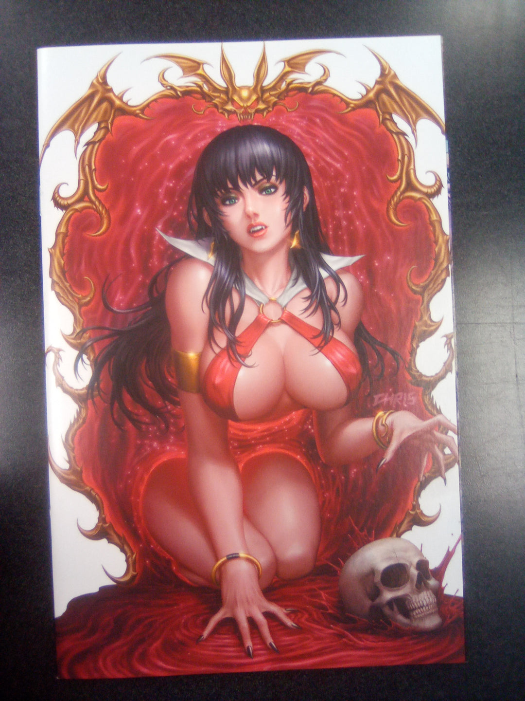 Vampirella #8 Chris NG Exclusive White Variant