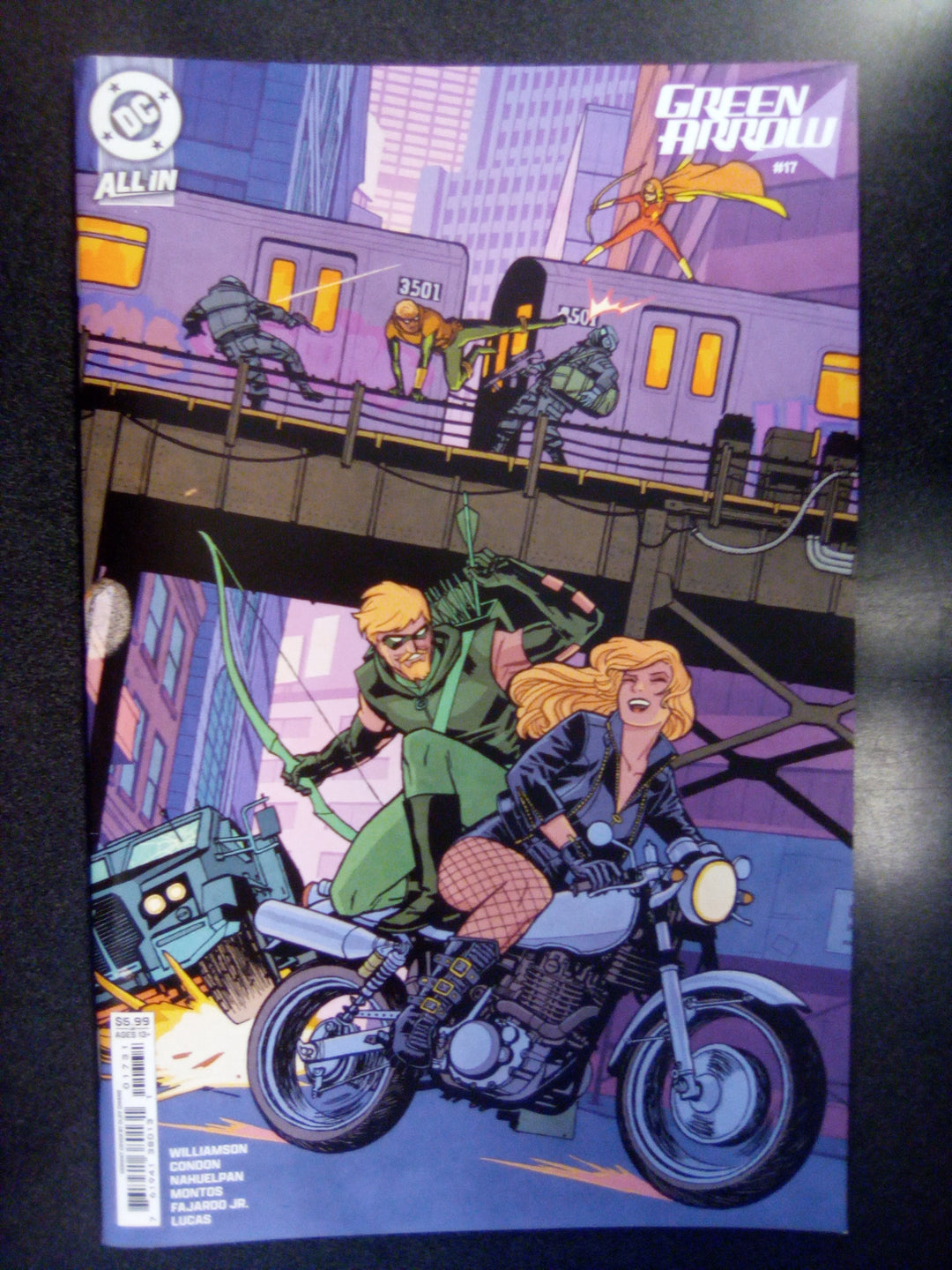 Green Arrow #17 Cover C Cliff Chiang Card Stock Variant