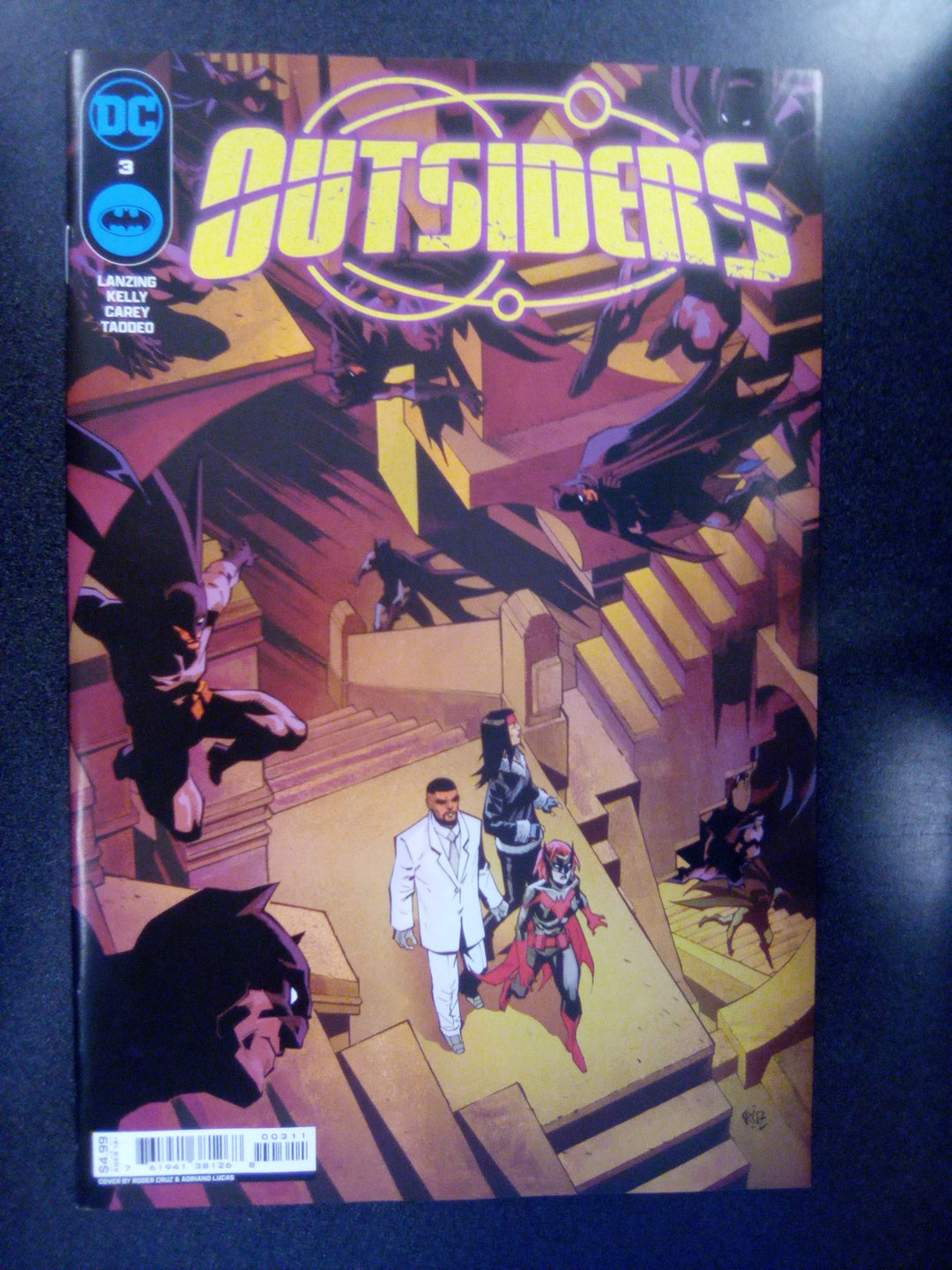 Outsiders #3 Cover A Roger Cruz