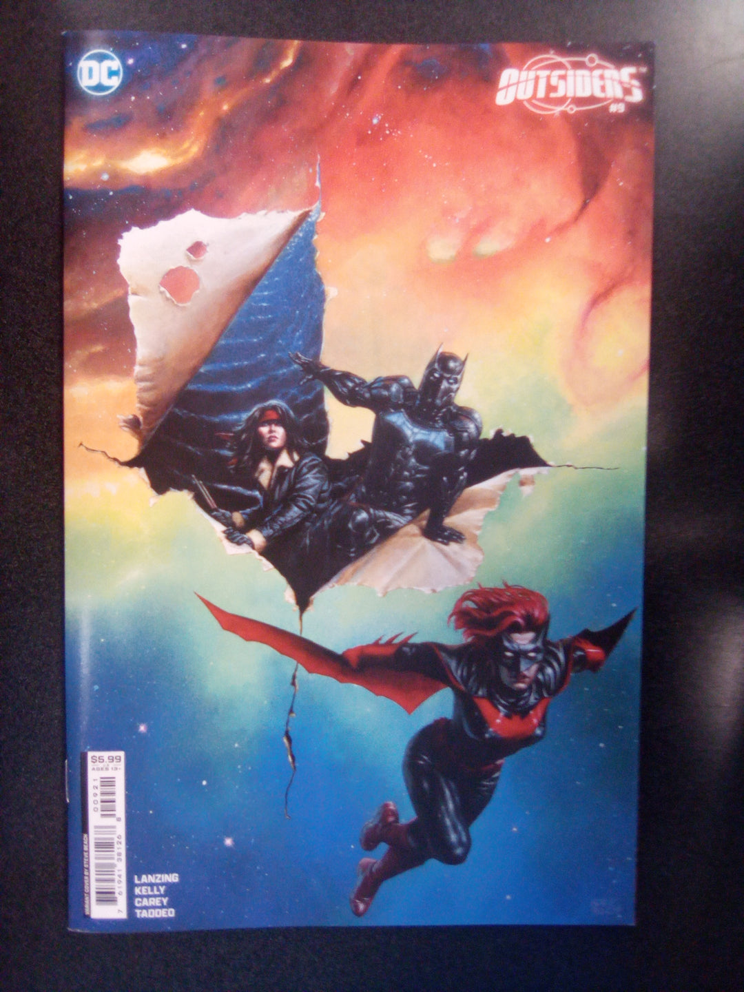 Outsiders #9 Cover B Steve Beach Card Stock Variant