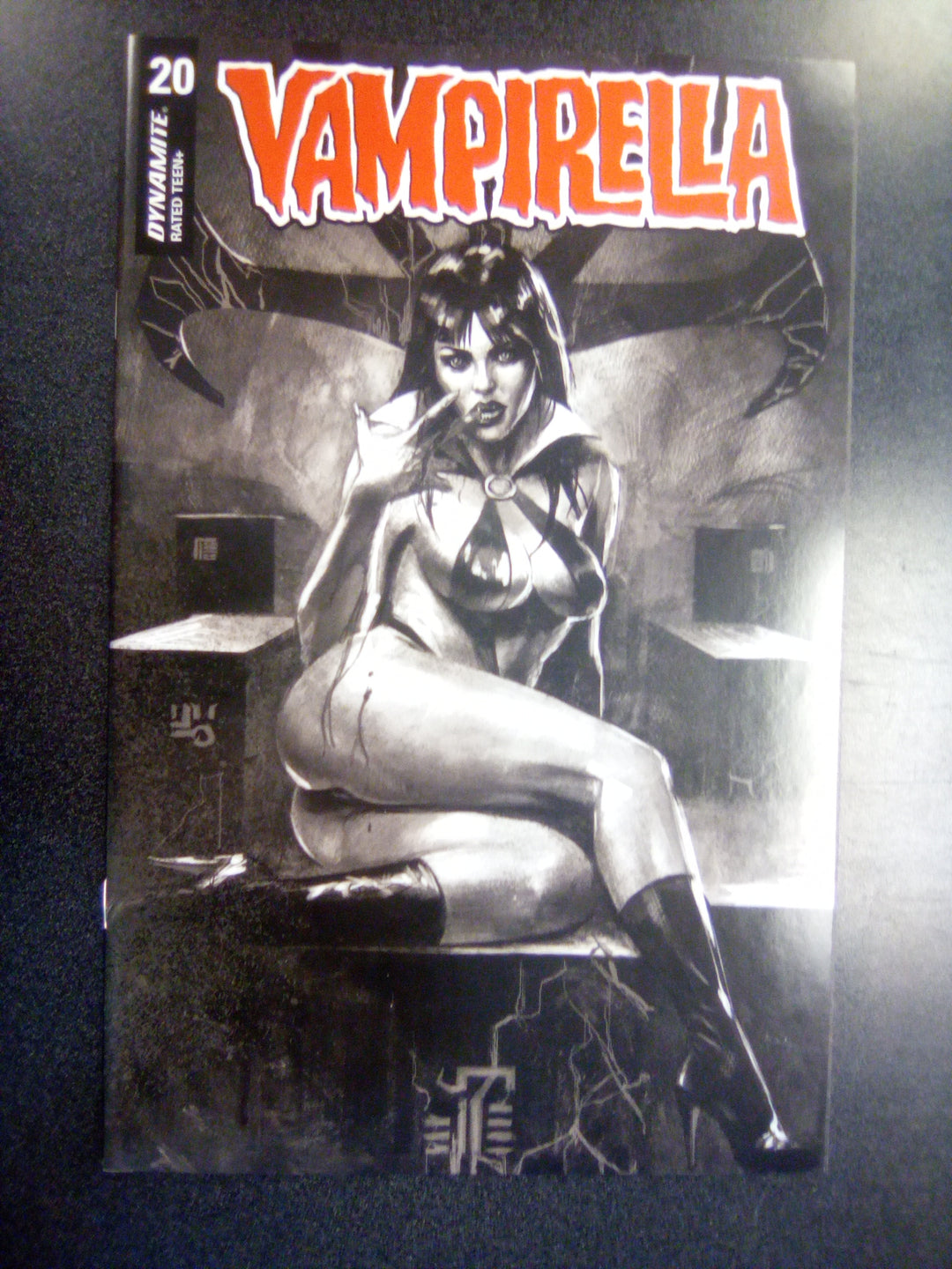 Vampirella #20 1:40 Mastrazzo B&W Variant