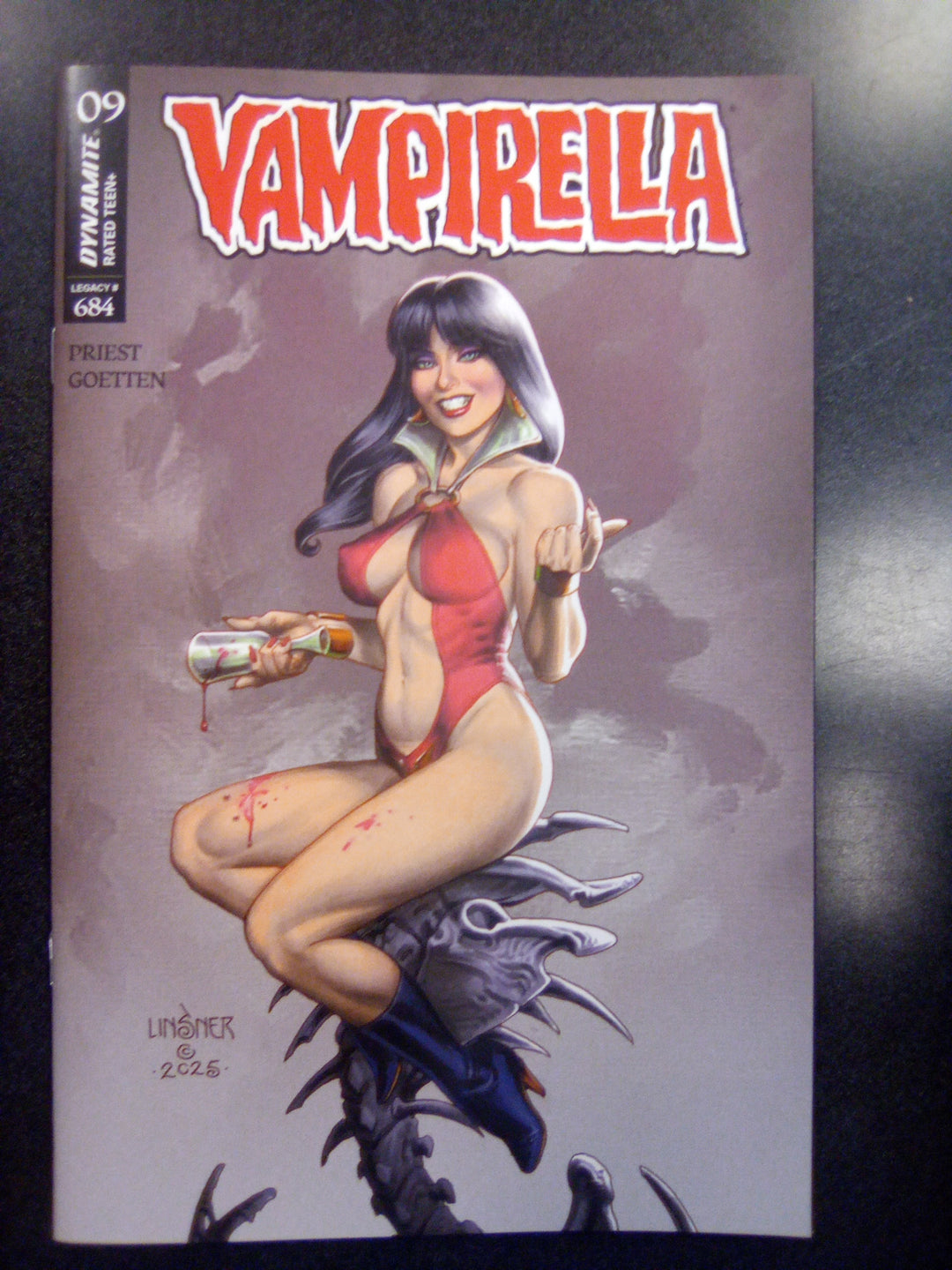 Vampirella #9 Cover C Joseph Michael Linsner Variant