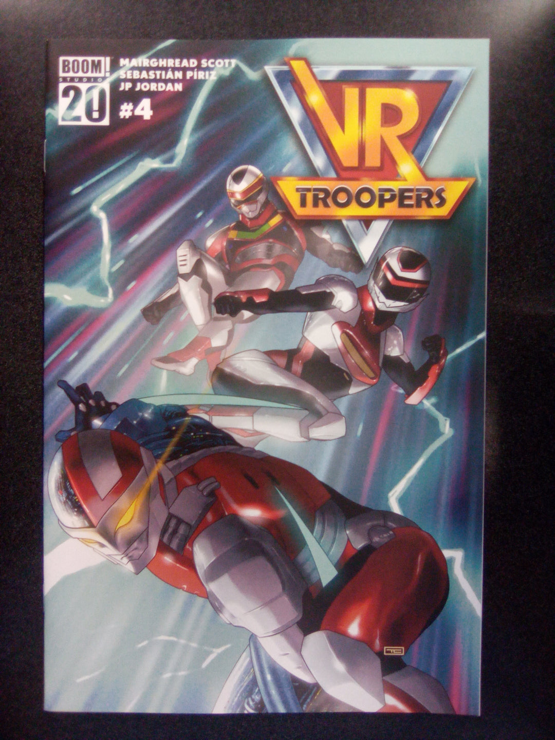 VR Troopers #4 A Main (Dressed, Clarke)