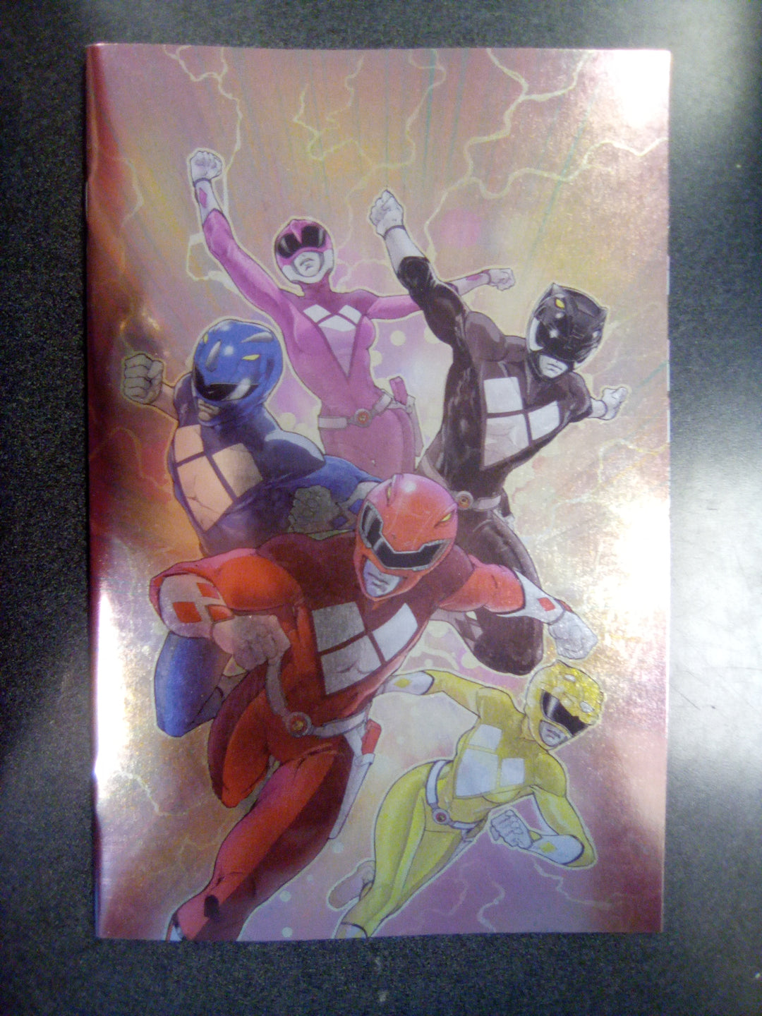 Mighty Morphin Power Rangers (2026) #1 F 1:10 Variant Edition Foil Variant (Full Art, Foil, Griffith)