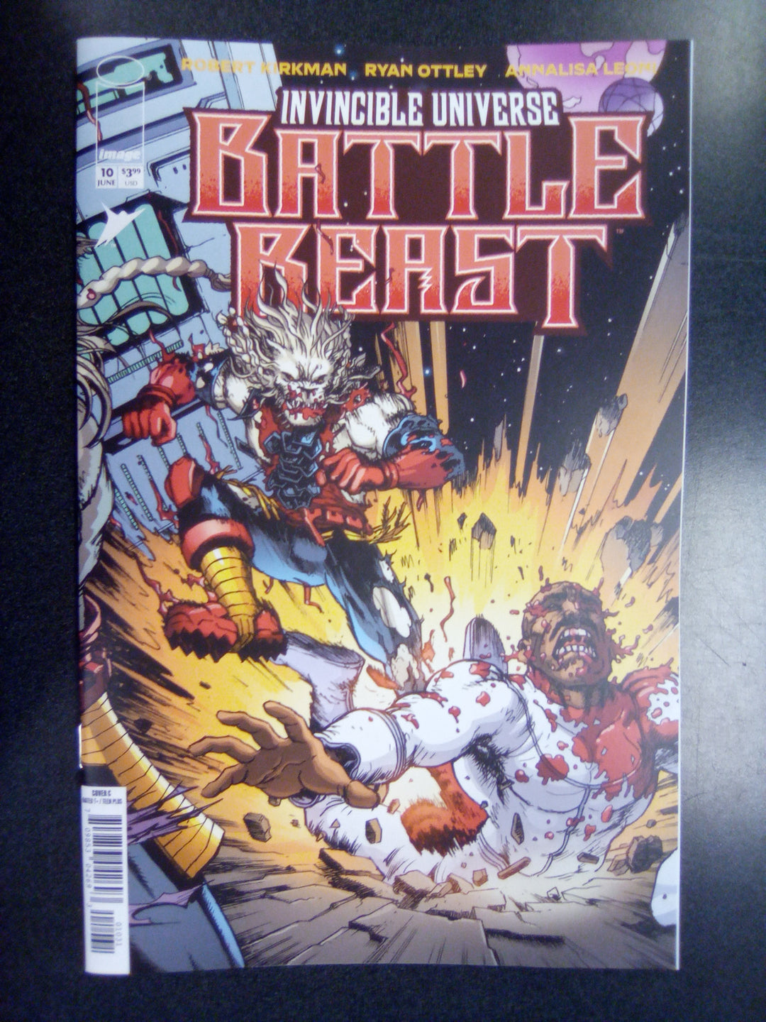 Invincible Universe Battle Beast #10 Cover C 1:10 Chris Burnham & Brian Reber Connecting Variant