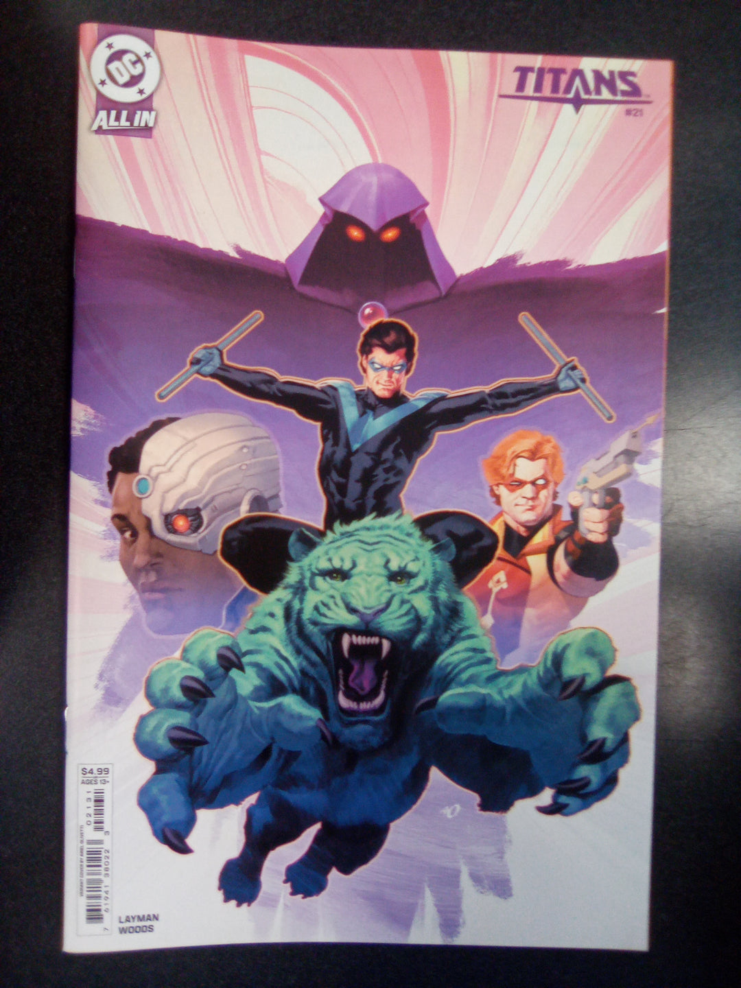 Titans #21 Cover B Ariel Olivetti Card Stock Variant