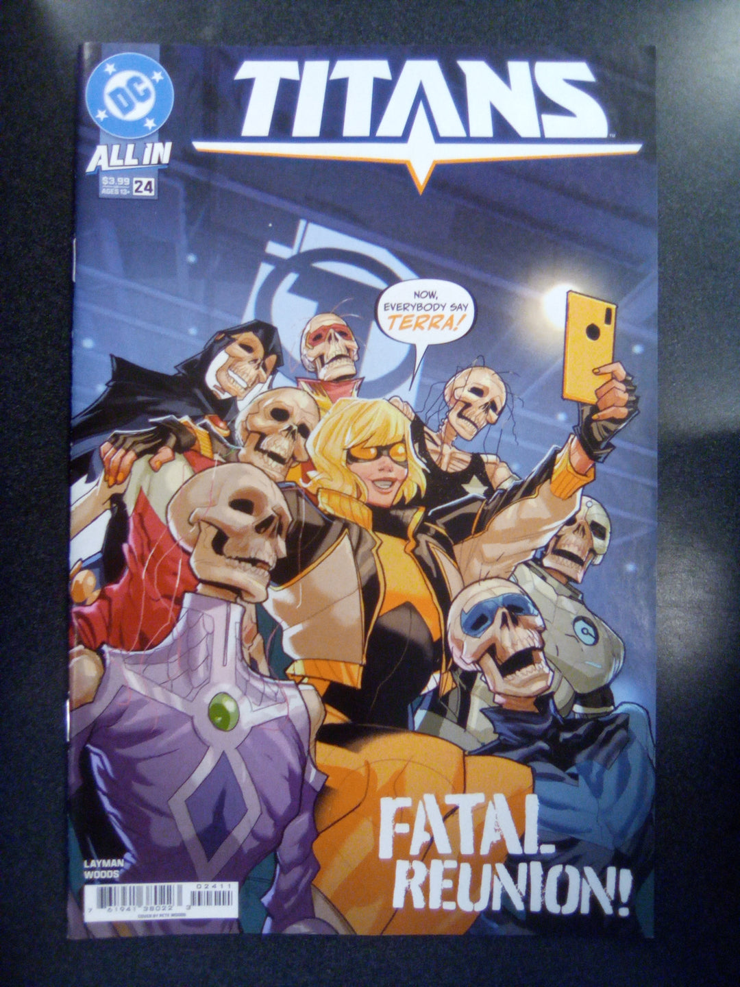 Titans #24 Cover A Pete Woods