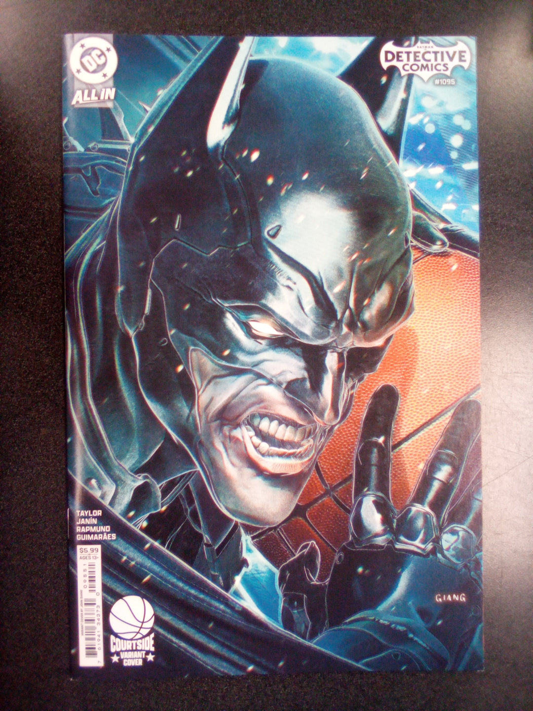 Detective Comics #1095 Cover D John Giang Courtside Card Stock Variant