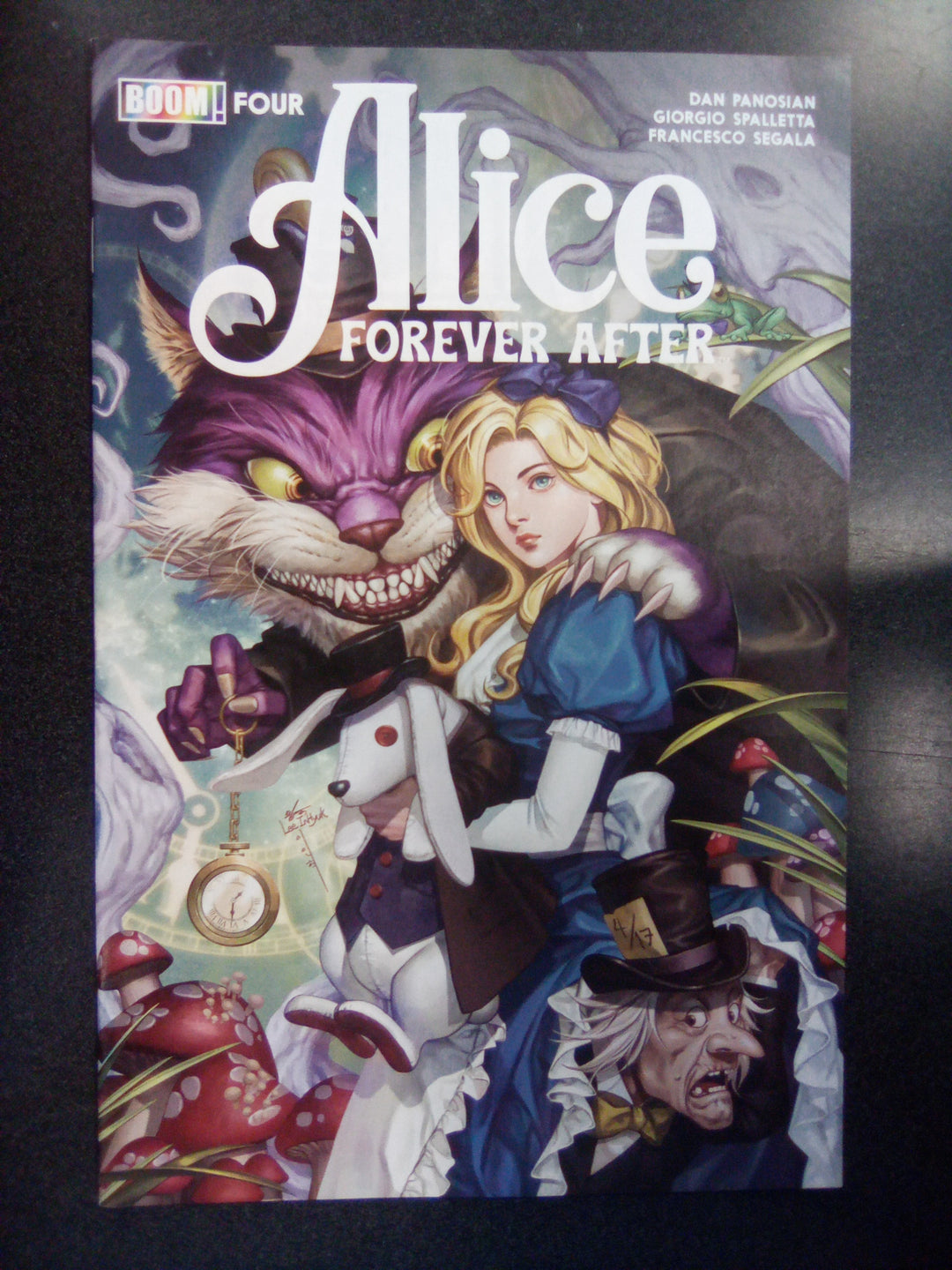 Alice Forever After #4 E Foc Reveal Variant (Dressed, Lee)