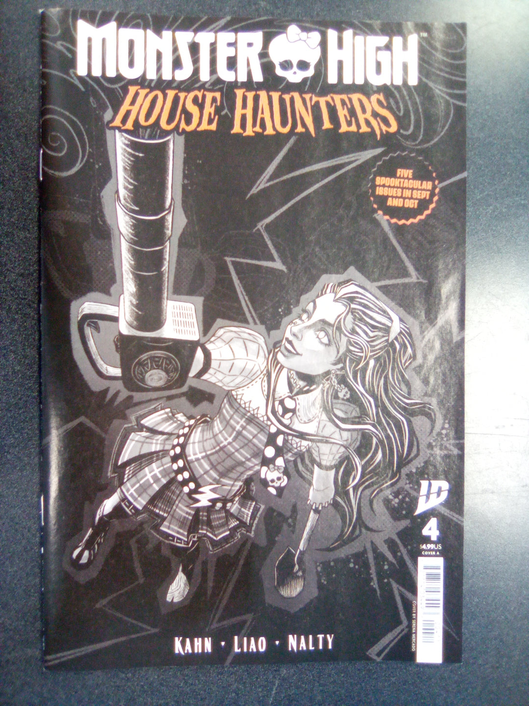 Monster High: House Haunters #4 Cover A (Mercado)
