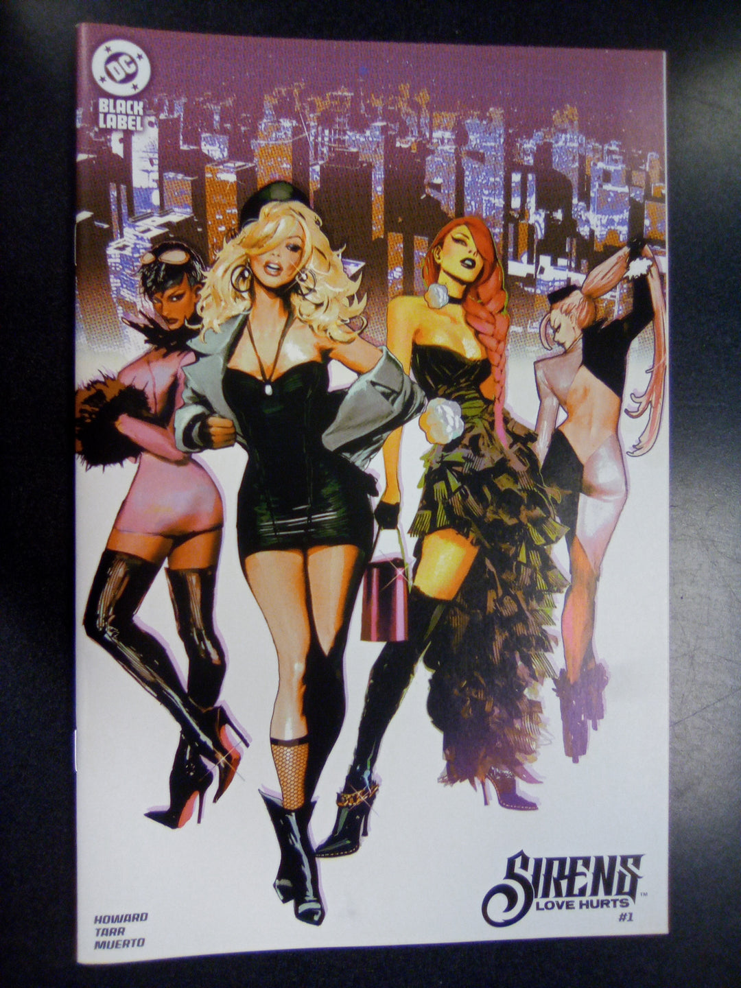 Sirens Love Hurts #1 (Of 4) Cover C Sozomaika Variant (Mature)