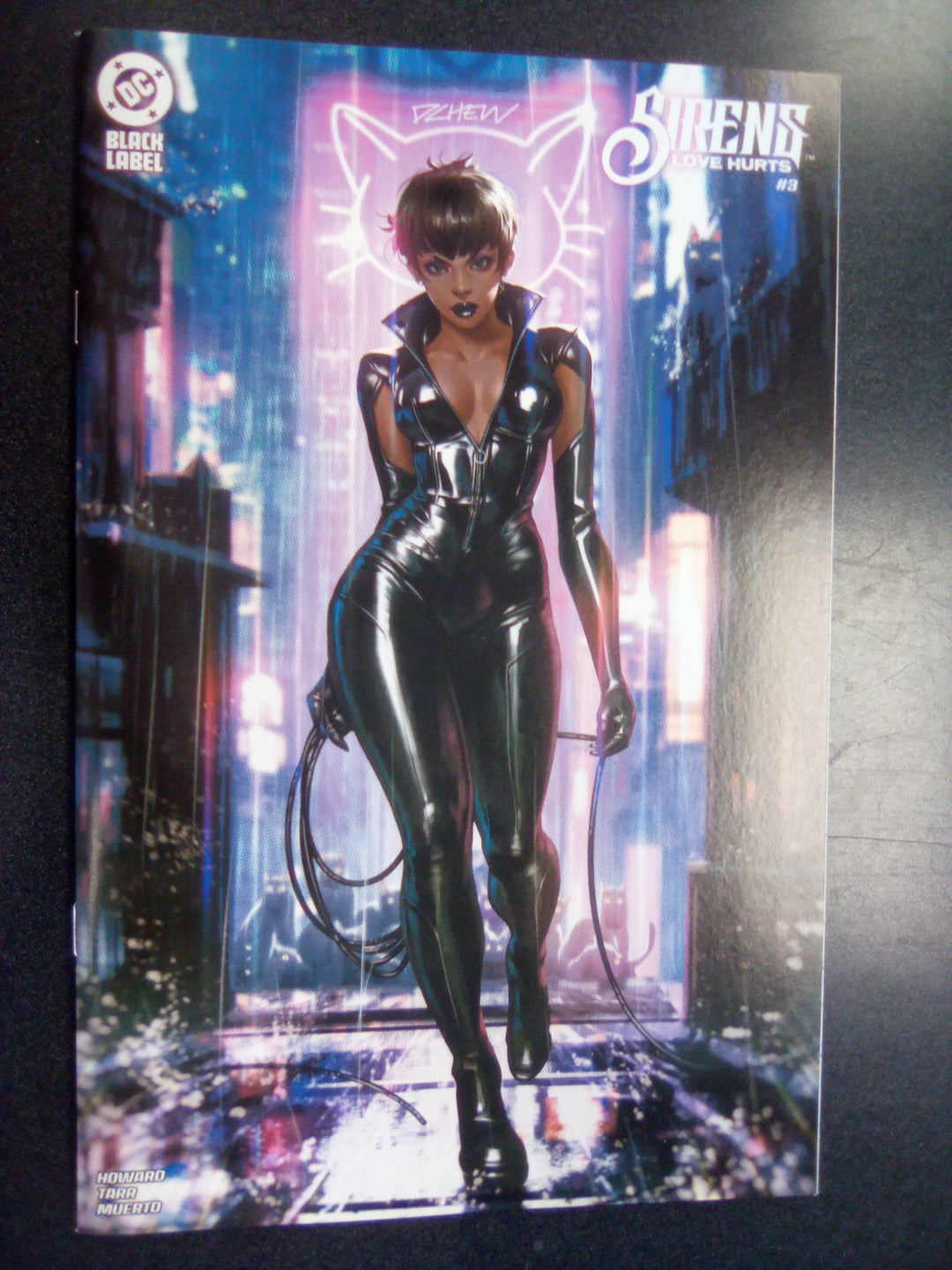 Sirens Love Hurts #3 (Of 4) Cover B Derrick Chew Variant (Mature)