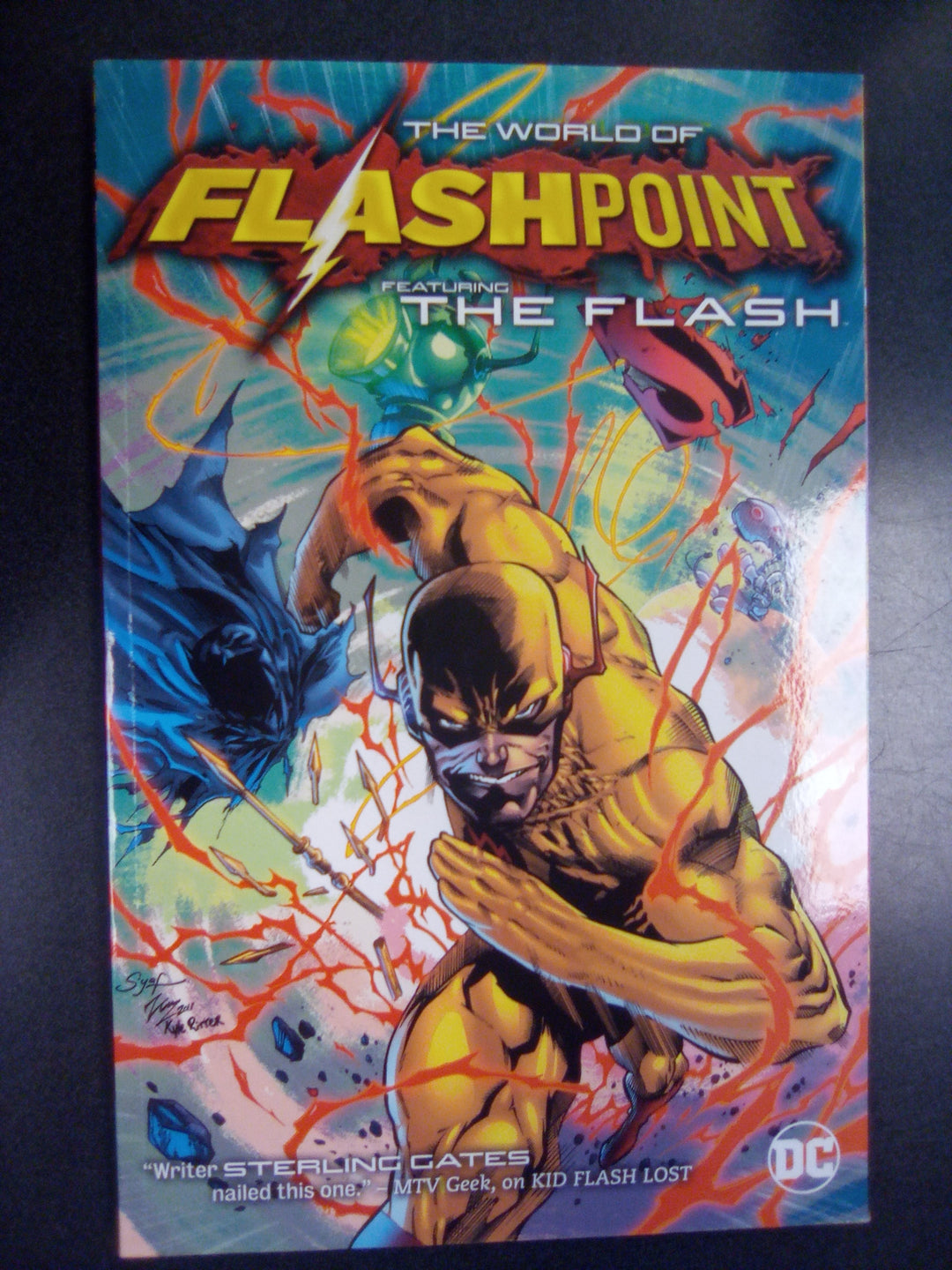The World of Flashpoint featuring The Flash TPB - Used (Very Good)