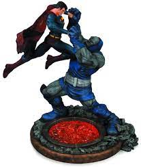 DC Superman vs. Darkseid 12.5-Inch Statue [2nd Edition]