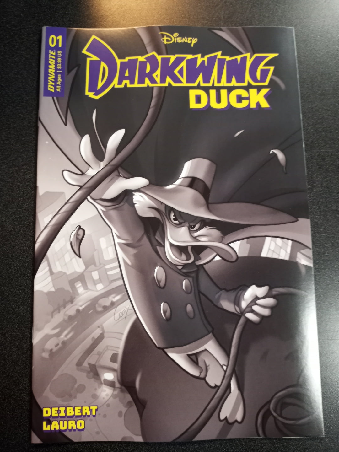 Darkwing Duck #1 Cover Zh 10 Copy Foc Variant Edition Lerix Black & White