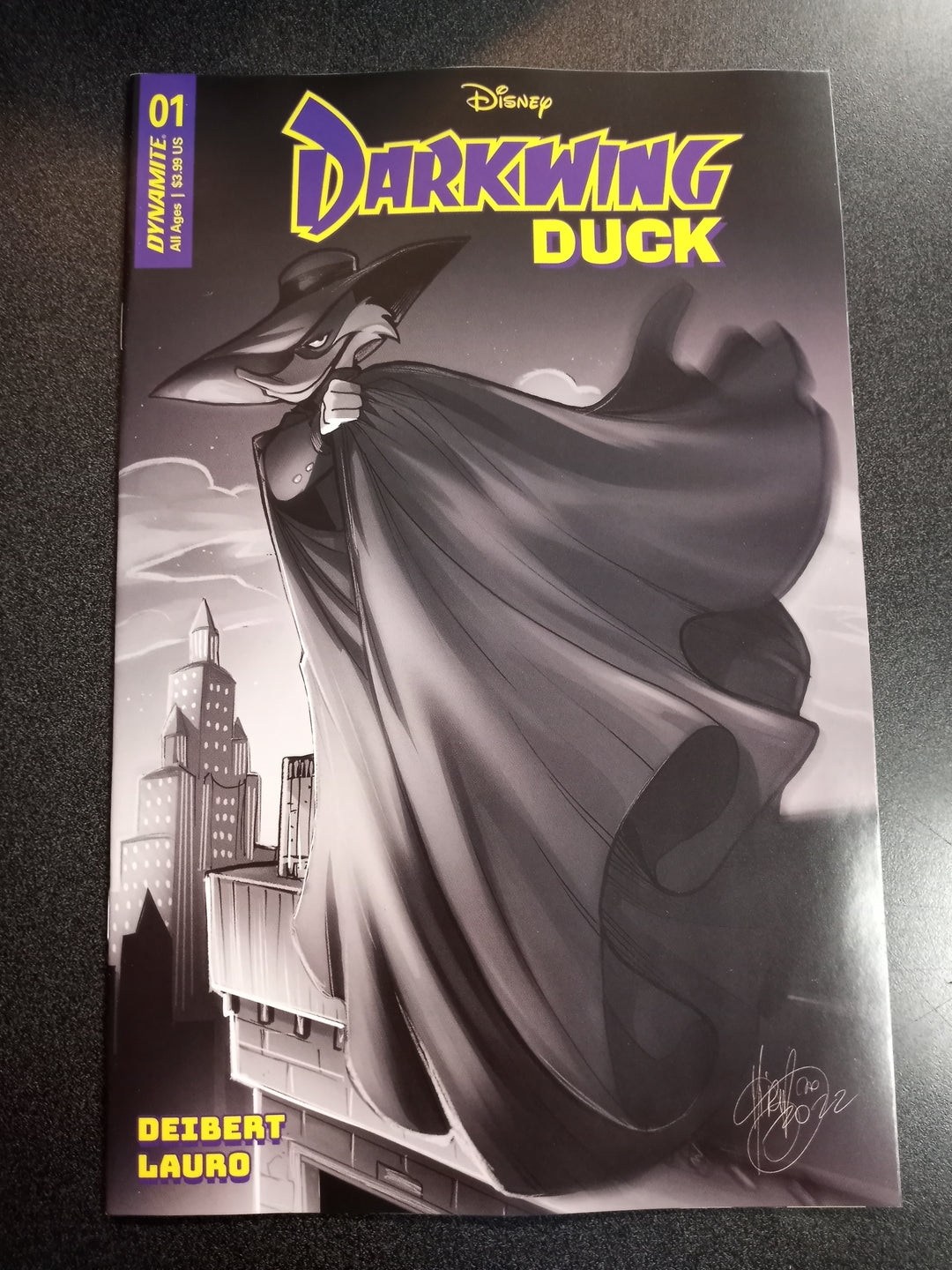 Darkwing Duck #1 Cover Zg 10 Copy Foc Variant Edition Andolfo Black & White