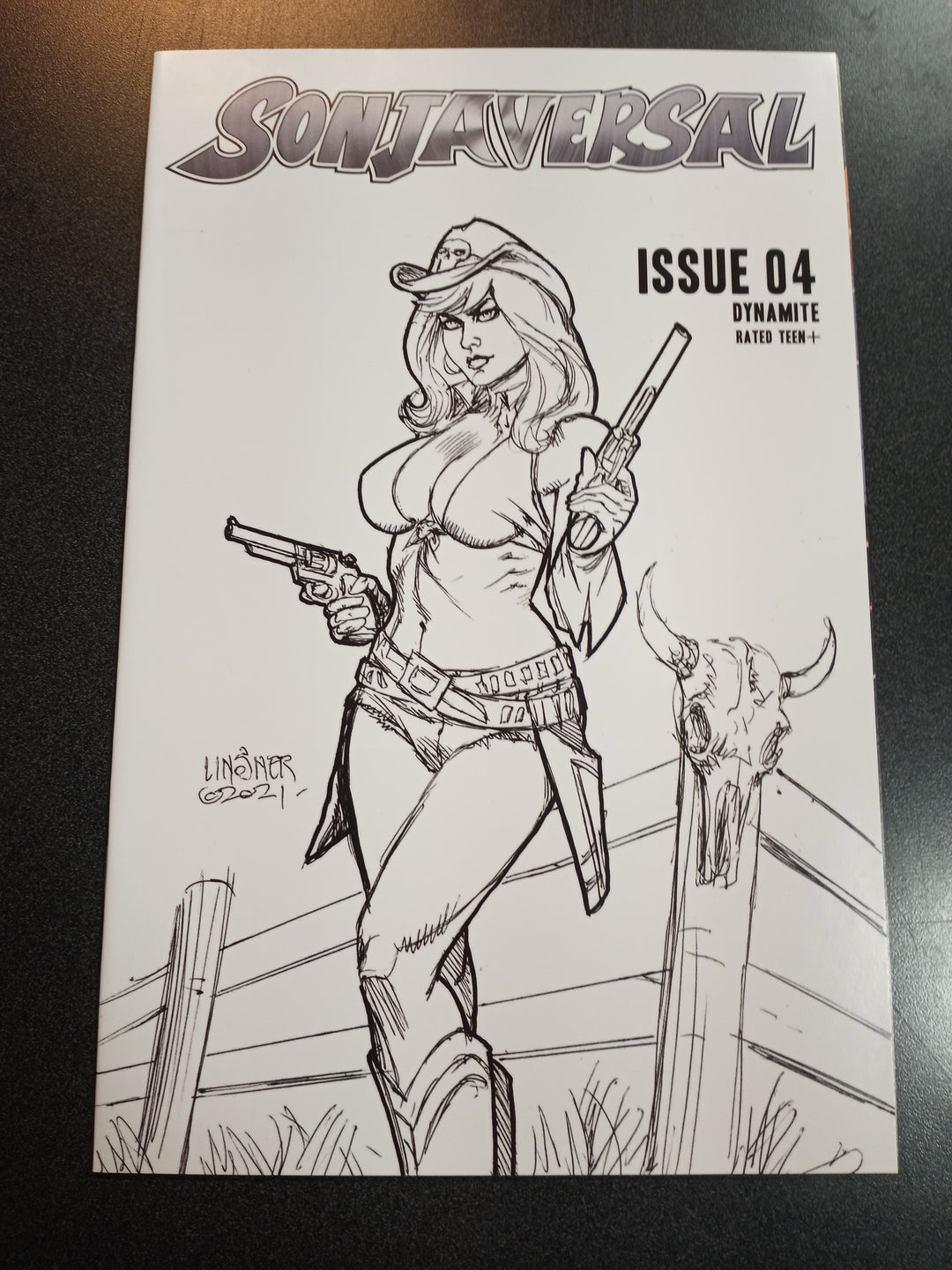 Sonjaversal #4 1:20 Linsner B&W Variant