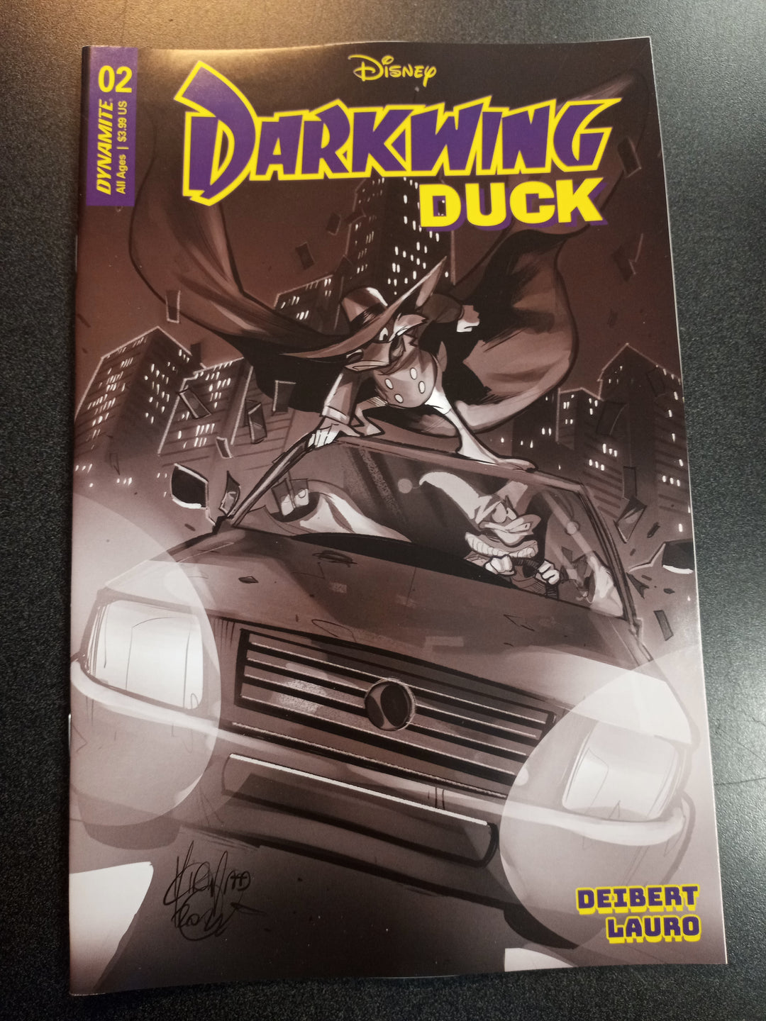 Darkwing Duck #2 Cover Y 10 Copy Foc Variant Edition Andolfo Black & White