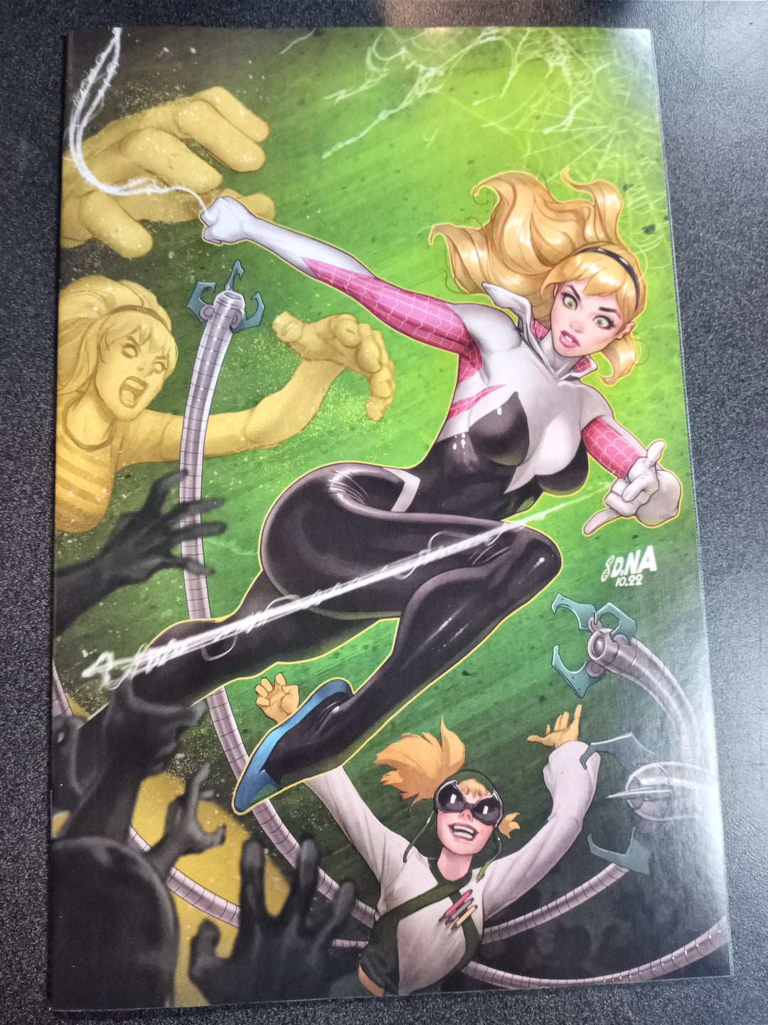 Spider-Gwen Shadow Clones #1 Nakayama Virgin Variant
