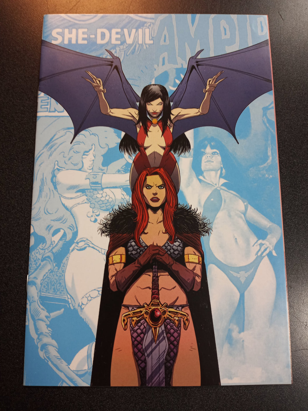 Vampirella Red Sonja #11 1:30 Moss Virgin Variant