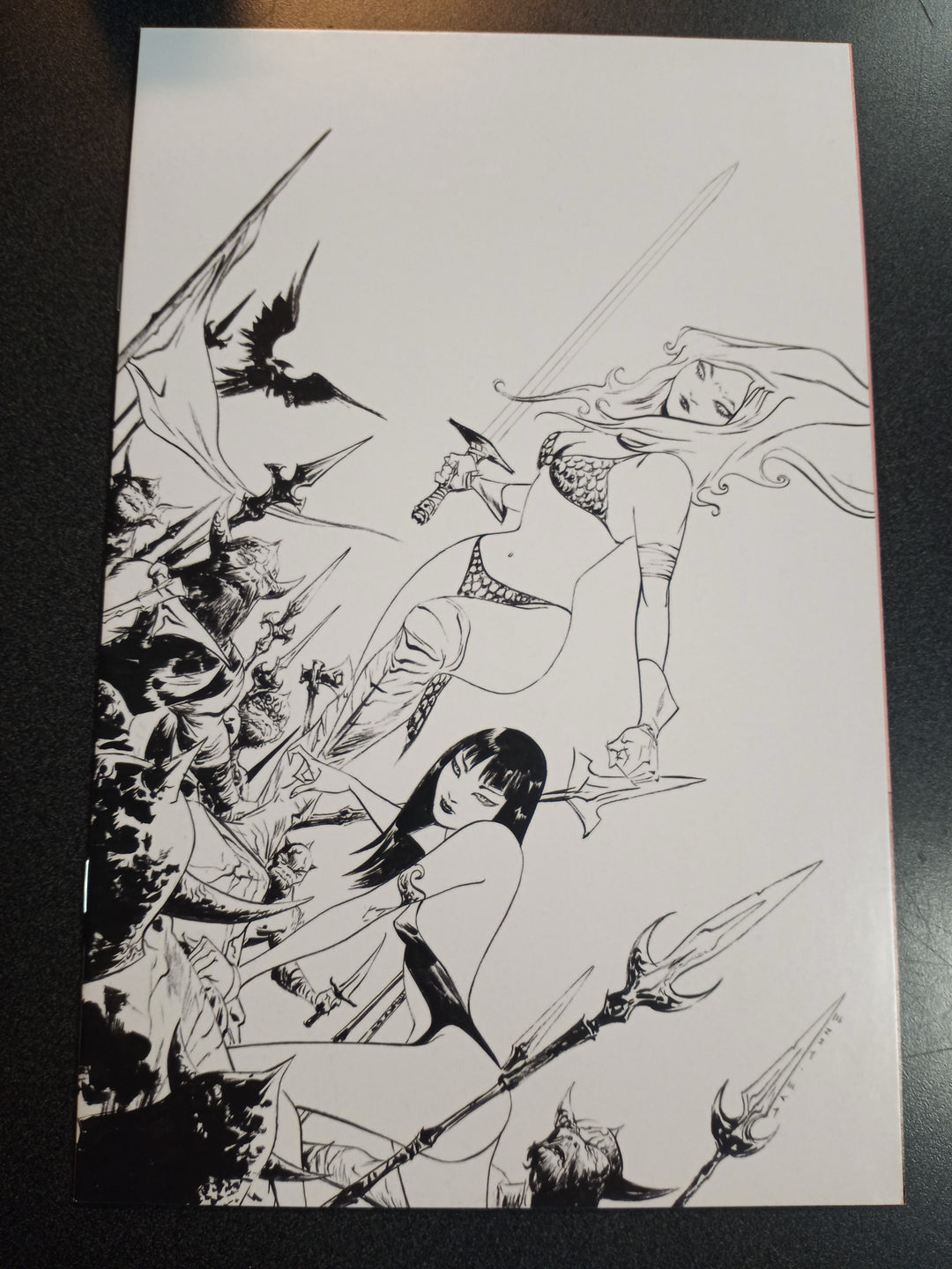 Vampirella Red Sonja #11 1:25 Lee B&W Virgin Variant