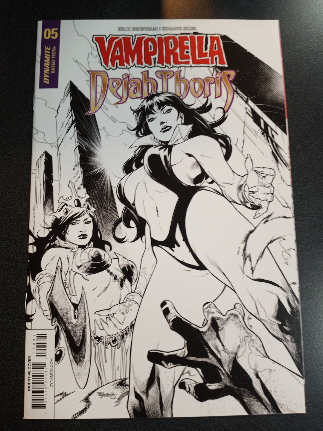 Vampirella Dejah Thoris #5 1:25 Stephen Segovia B&W Variant