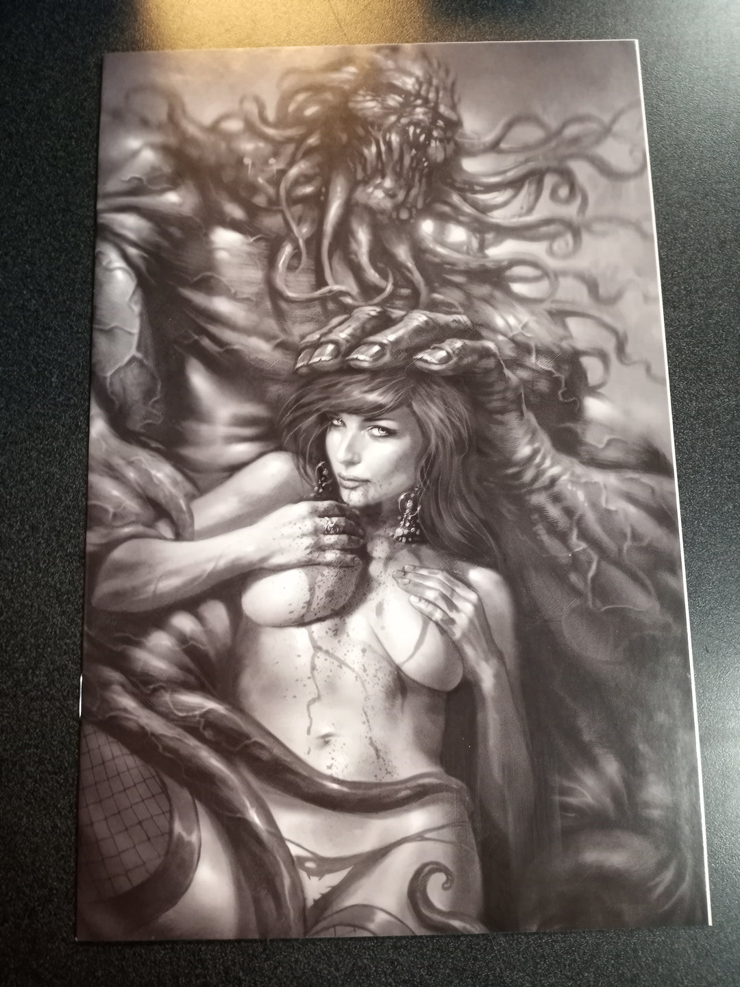 Vampirella #10 1:50 Parrillo Virgin B&W Variant