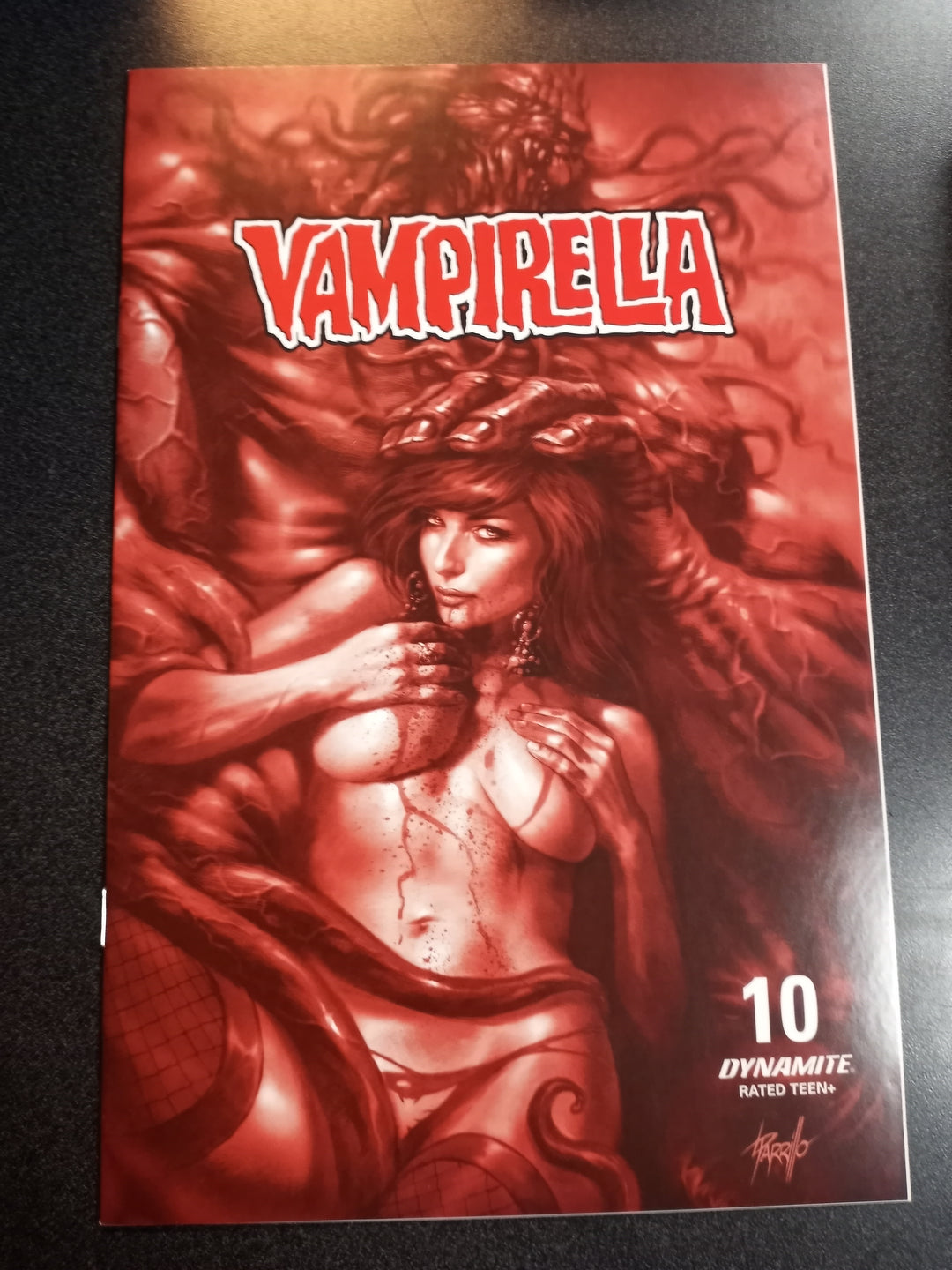 Vampirella #10 1:15 Parrillo Tint Variant